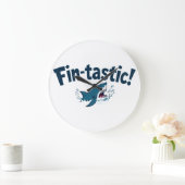 "Fin_Tastic!" Große Wanduhr (Zuhause)