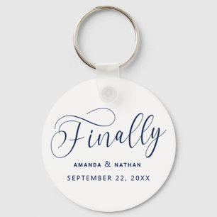 Finally Minimalist Wedding Save the Date Schlüsselanhänger