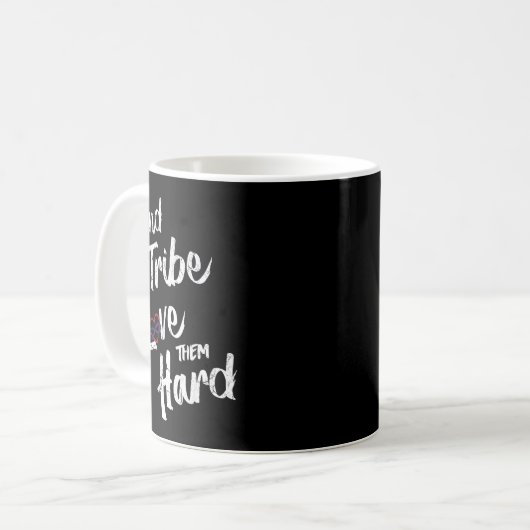 Find Your Tribe Love Them Hard Funny Family Reunio Kaffeetasse (Vorderseite Links)