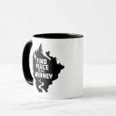 Finde Frieden auf der Reise Bergdesign Tasse (Vorderseite Links)