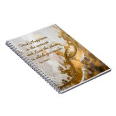 Finde Glück im Moment... Lee Hiller Quote Notizblock (Rechte Seite)