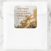 Finde Glück im Moment... Lee Hiller Quote Quadratischer Aufkleber (Tasche)