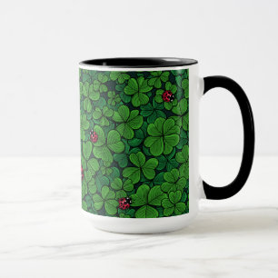 Finden Sie den glücklichen Klee Tasse