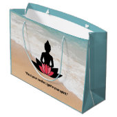 "Finden Sie Ihr Zentrum, entzünden Sie Ihren Geist Große Geschenktüte (Rückseite Schrägansicht)