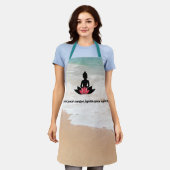 "Finden Sie Ihr Zentrum, entzünden Sie Ihren Geist Schürze (Getragen)