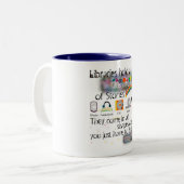 Finden Sie Ihre Geschichte Zweifarbige Tasse (Vorderseite Links)