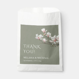 Fine Art Magnolia Wedding Thank You Geschenktütchen
