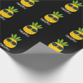 Fineaple Funny Pineaple Pun Dark BG Geschenkpapier (Ecke)