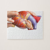 Finger, die vorbildliches menschliches Herz auf Puzzle (Horizontal)