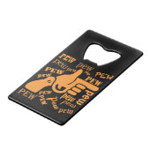 Finger Gun Pew Pew Pew #USAPatriotGraphics © Geldbeutel Flaschenöffner (Vorderseite Schrägansicht)