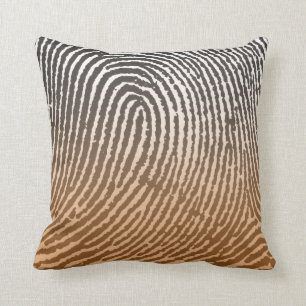 Fingerabdruck in Brown Kissen