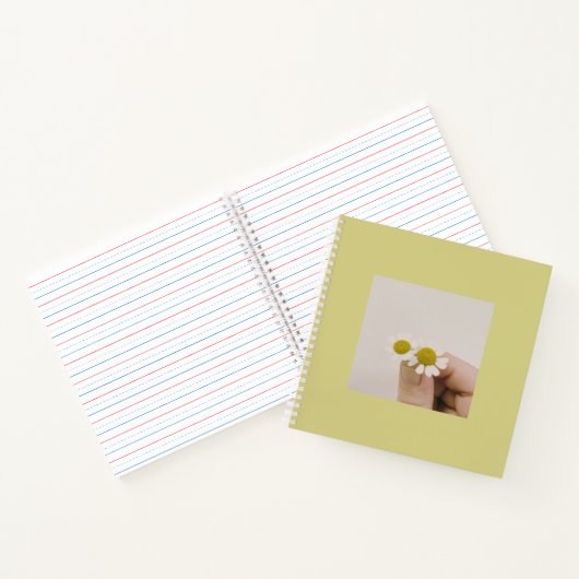 Fingertip Daisy – Soft Aesthetic Spiral Notebook Notizblock (Innenseite)
