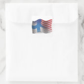Finnisch-amerikanische Wave-Flagge Quadratischer Aufkleber (Tasche)