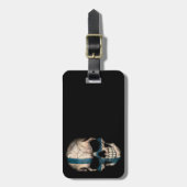 Finnischer Flaggen-Schädel auf Schwarzem Gepäckanhänger (Vorderseite vertikal)