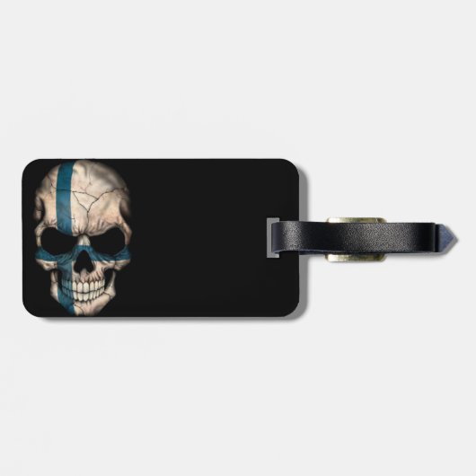 Finnischer Flaggen-Schädel auf Schwarzem Gepäckanhänger (Rückseite horizontal)