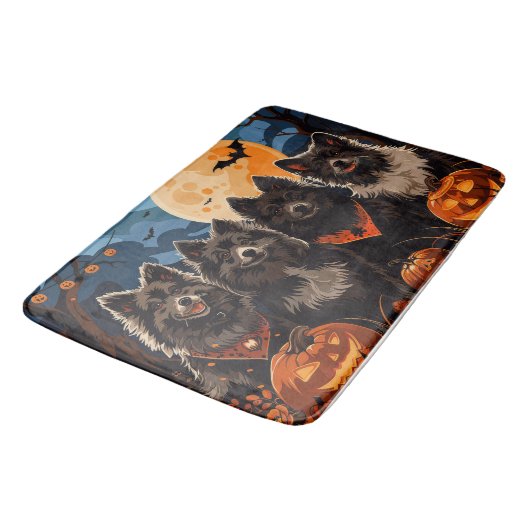 Finnischer Lapphund Halloween Spooky Badematte (Schrägansicht)