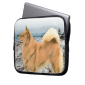 Finnischer Spitz beim Seashore-Gemälde - Hundekuns Laptopschutzhülle (Vorderseite Links)