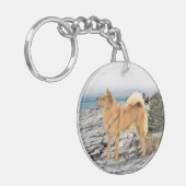 Finnischer Spitz beim Seashore-Gemälde - Hundekuns Schlüsselanhänger (Vorderseite links)