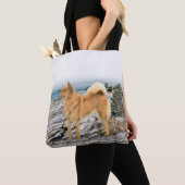 Finnischer Spitz beim Seashore-Gemälde - Hundekuns Tasche (Von Nahem)