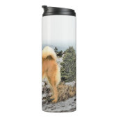 Finnischer Spitz beim Seashore-Gemälde - Hundekuns Thermosbecher (Nach rechts gedreht)