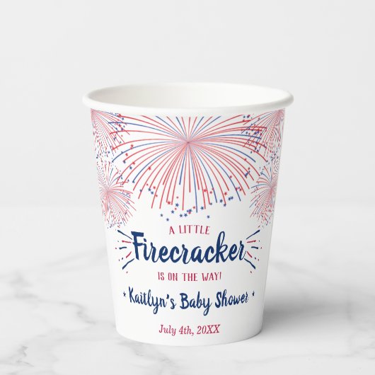 Firecracker unterwegs! Babydusche am 4. Juli Pappbecher (Rückseite)