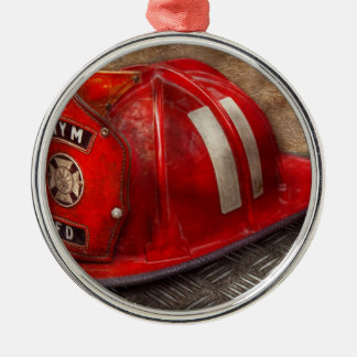 Fireman - Hut - Ein Kindheitstraum Ornament Aus Metall