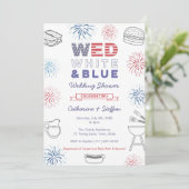Fireworks Wed White Blue Cookout Paare Dusche Einladung (Stehend Vorderseite)