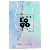 Firmenlogo Blue Glitzern Agate Paper Small/ Mittlere Geschenktüte (Vorderseite)