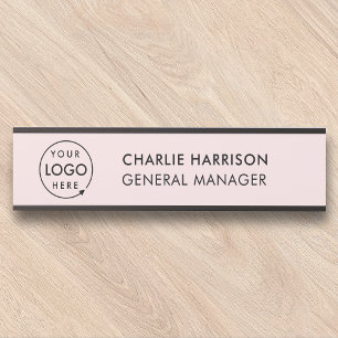 Firmenlogo   Modernes Mitarbeiterteam rosa Türschild