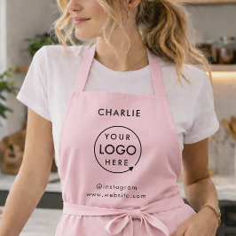 Firmenlogo | Name des Mitarbeiters in Rosa rot Schürze