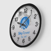 Firmenlogo Schwarzer grauer Marmorname Sky Tower Große Wanduhr (Winkel)
