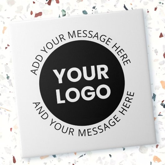 Firmenlogo und bearbeiteter Text, weiß und schwarz Fliese