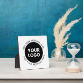 Firmenlogo und bearbeiteter Text, weiß und schwarz Fotoplatte (InSitu)