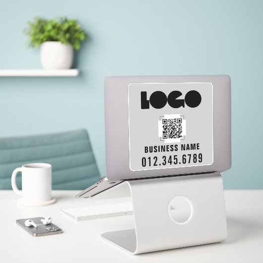 Firmenlogo und QR-Code Fenster Vinyl Bumper St. Aufkleber (Laptop auf Schreibtisch)