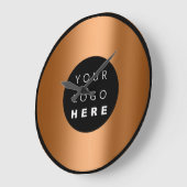 Firmenminimalismus Kundenspezifisches Logo für Kup Große Wanduhr (Winkel)