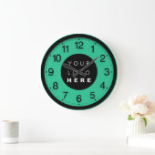 Firmenminimalismus Schwarz-Grün-Logo Große Wanduhr (Zuhause)