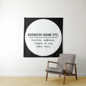 Firmenname & Slogan/anderer Text | Schwarz/Weiß Wandteppich (Beispiel)