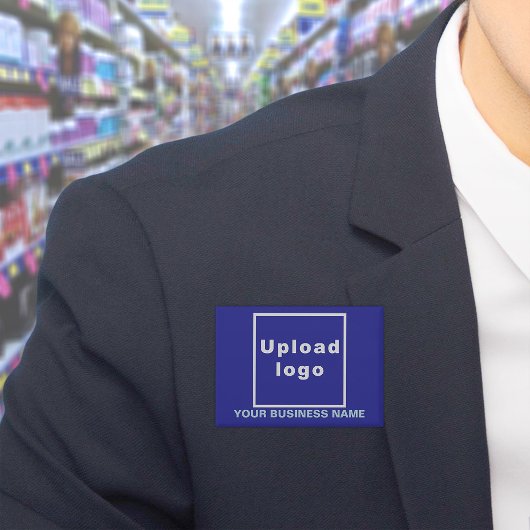 Firmenname und Logo auf blauem Rechteck Button