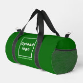 Firmenname und Logo auf der kleinen grünen Duffel- Duffle Bag (Rechte Ecke)
