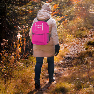 Firmenname und Logo auf der rosa Rückseite Bedruckter Rucksack