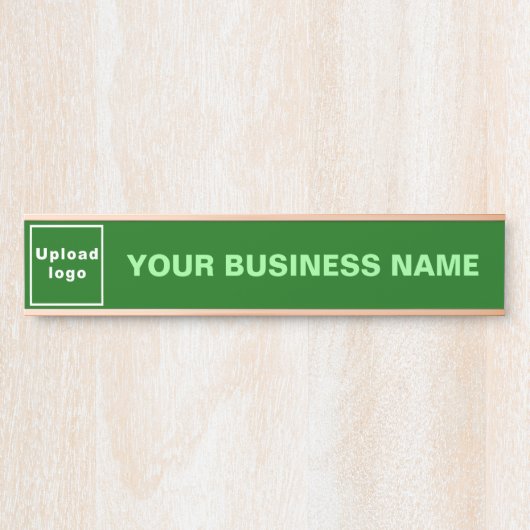 Firmenname und Logo auf "Green Long Hanging" Türschild (Vorderseite )
