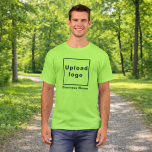 Firmenname und Logo auf grünem T - Shirt