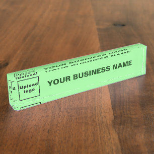 Firmenname und Logo auf hellgrüner Acrylbasis Namensplakette