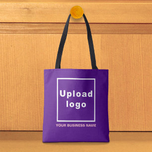 Firmenname und Logo auf lila Tragetasche Tasche