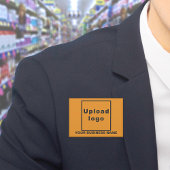 Firmenname und Logo auf Orange Rectangle Button