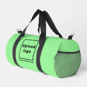 Firmenname und Logo auf "Small Light Green" Duffle Bag (Rechte Ecke)