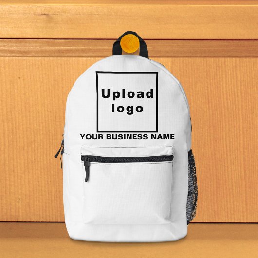 Firmenname und Logo im weißen Rucksack