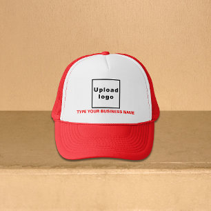 Firmenname und Logo Red and White Trucker Hat Truckerkappe