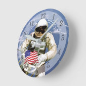 First American Astronaut Space Walk Runde Wanduhr (Winkel)