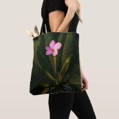 First Bloom, Plumeria Tasche (Von Nahem)